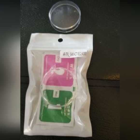 Samsung Galaxy watch Active 2 never used with protective cover Rose metal band + - Picture 5 of 8